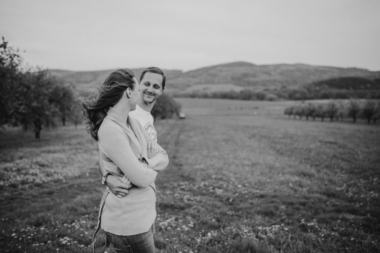 Párový fotograf České Budějovice - Svatební fotograf Jižní Čechy - Jan Kočer fotograf - svatební fotograf České Budějovice